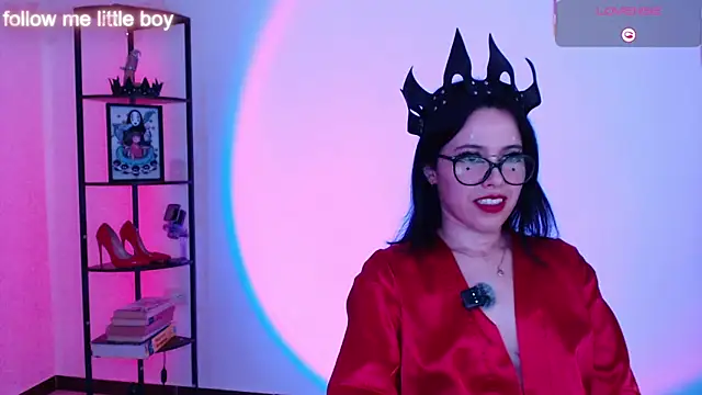 girldom online show from January 15, 9:29 pm