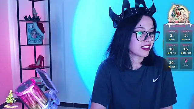 Snapshot of girldom chatting on December 17, 8:58 pm girldom online show from December 17, 8:58 pm