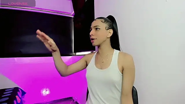 Britany montiel online show from April 13, 7:07 pm