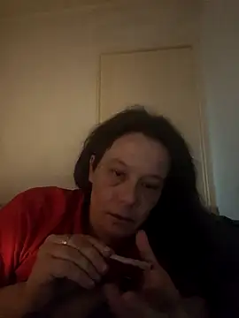Snapshot of zeousseelphie chatting on April 28, 3:49 pm zeousseelphie online show from April 28, 3:49 pm