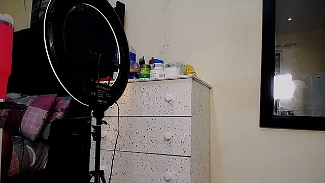 Snapshot of QUEEN_DIVAXX chatting on September 18, 8:56 pm QUEEN DIVAXX online show from September 18, 8:56 pm
