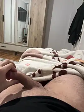 Erenn9972 online show from December 3, 8:08 pm