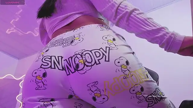 ZURY TAY online show from December 19, 11:45 am