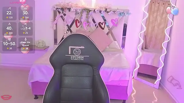 Snapshot of ZURY_TAY chatting on September 24, 11:50 am ZURY TAY online show from September 24, 11:50 am