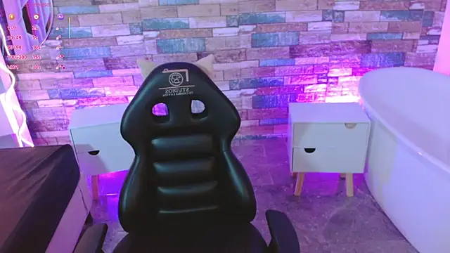 Snapshot of ZURY_TAY chatting on September 10, 12:04 pm ZURY TAY online show from September 10, 12:04 pm