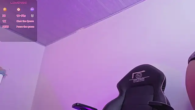 ZURY TAY online show from March 23, 11:43 am