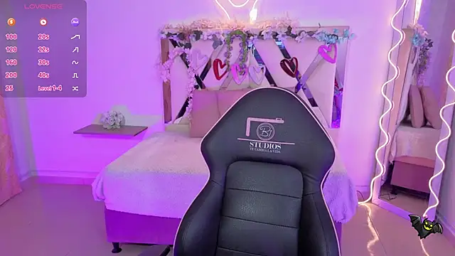 Snapshot of ZURY_TAY chatting on October 29, 11:42 am ZURY TAY online show from October 29, 11:42 am