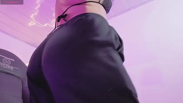 ZURY TAY online show from March 31, 11:45 am