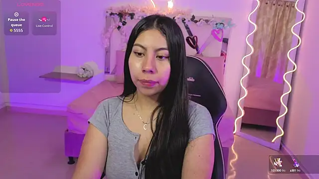 Snapshot of ZURY_TAY chatting on September 29, 11:49 am ZURY TAY online show from September 29, 11:49 am