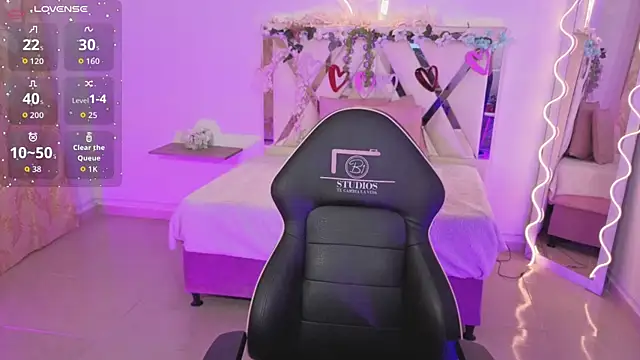 Snapshot of ZURY_TAY chatting on October 24, 11:42 am ZURY TAY online show from October 24, 11:42 am