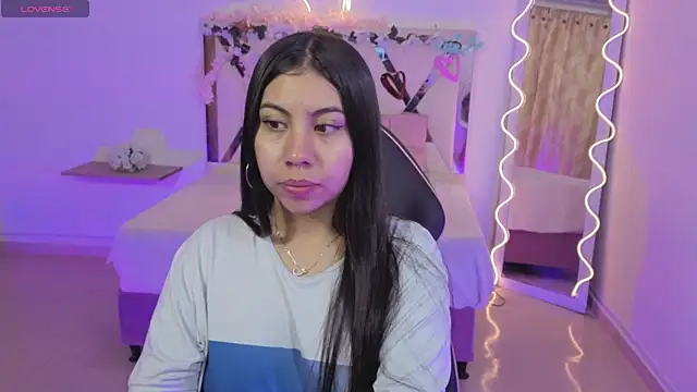 Snapshot of ZURY_TAY chatting on October 16, 11:29 am ZURY TAY online show from October 16, 11:29 am