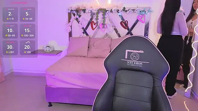 Snapshot of ZURY_TAY chatting on October 7, 11:22 am ZURY TAY online show from October 7, 11:22 am