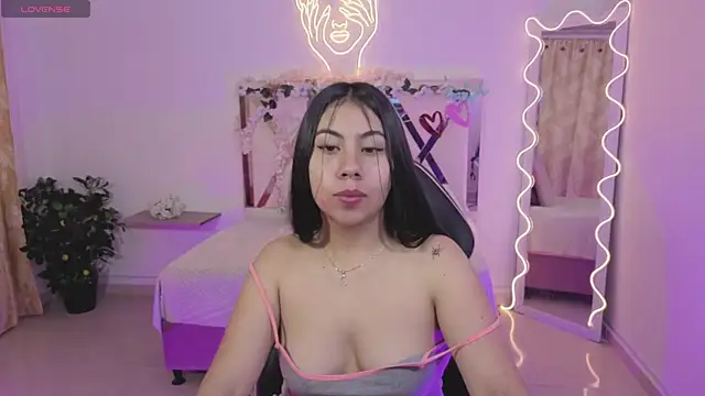 ZURY TAY online show from December 20, 11:46 am