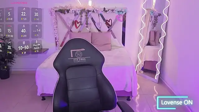 ZURY TAY online show from February 7, 11:51 am