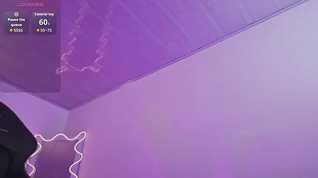 ZURY TAY online show from March 5, 11:51 am