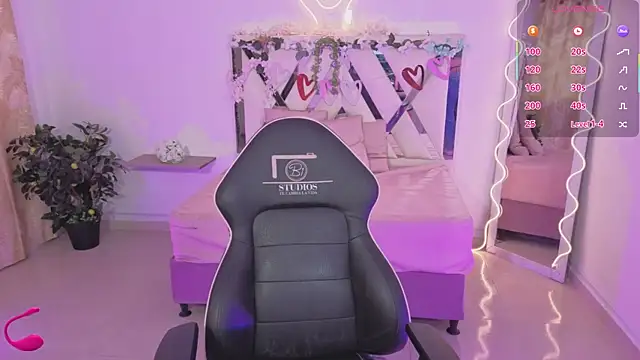 Snapshot of ZURY_TAY chatting on November 19, 11:43 am ZURY TAY online show from November 19, 11:43 am