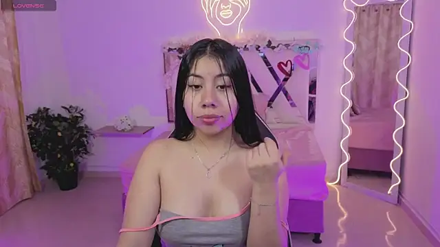 Snapshot of ZURY_TAY chatting on November 25, 11:43 am ZURY TAY online show from November 25, 11:43 am