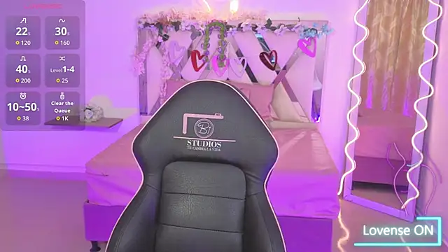 Snapshot of ZURY_TAY chatting on October 4, 11:34 am ZURY TAY online show from October 4, 11:34 am