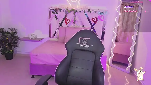 Snapshot of ZURY_TAY chatting on November 27, 11:43 am ZURY TAY online show from November 27, 11:43 am