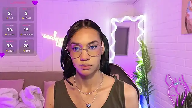 artemiss tay online show from November 4, 7:06 pm