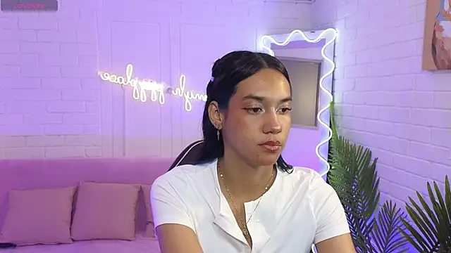 Snapshot of artemiss_tay chatting on September 16, 7:04 pm artemiss tay online show from September 16, 7:04 pm