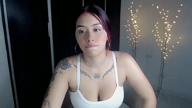 Snapshot of Darlyn_big chatting on November 25, 12:00 am Darlyn big online show from November 25, 12:00 am