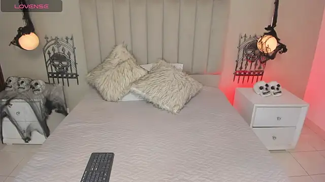 Dani rosse  online show from October 18, 1:13 pm