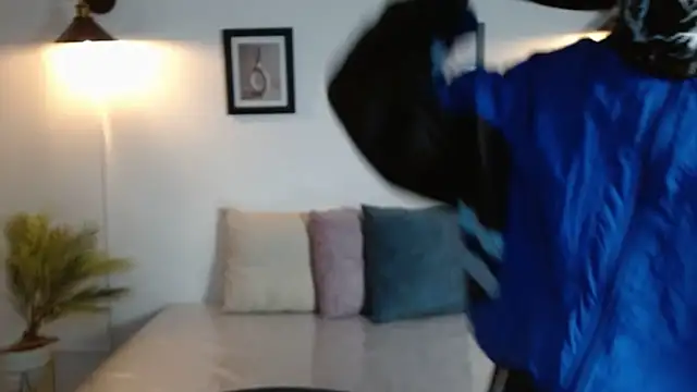 Evanss lx online show from April 15, 7:18 pm