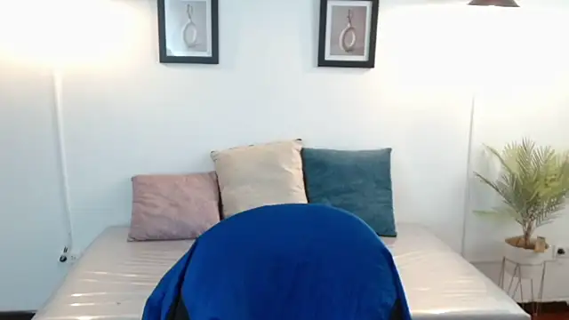 Evanss lx online show from April 9, 7:20 pm