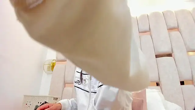 sarah ashbourne online show from October 24, 12:48 pm