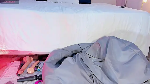 AlannaJonnes online show from April 14, 11:26 am