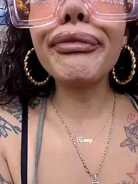 Av3ryyBe3 online show from June 20, 8:25 pm