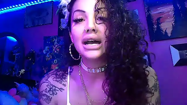 Av3ryyBe3 online show from October 28, 5:18 am