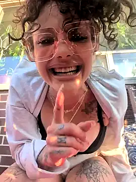 Av3ryyBe3 online show from June 11, 12:01 am