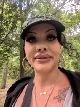 Av3ryyBe3 online show from June 6, 9:20 pm