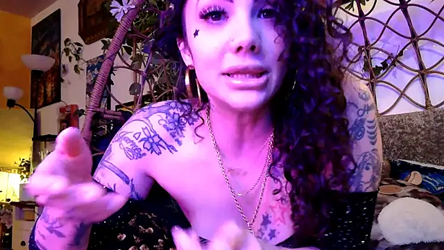 Av3ryyBe3 online show from February 11, 12:43 am