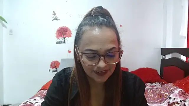 Snapshot of Lady_16 chatting on September 30, 3:18 pm Lady 16 online show from September 30, 3:18 pm