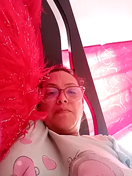 Lady 16 online show from November 10, 4:12 pm