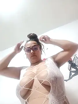 Snapshot of Lady_16 chatting on September 20, 11:37 am Lady 16 online show from September 20, 11:37 am
