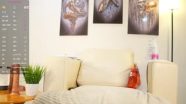 KristellV online show from March 26, 11:30 am