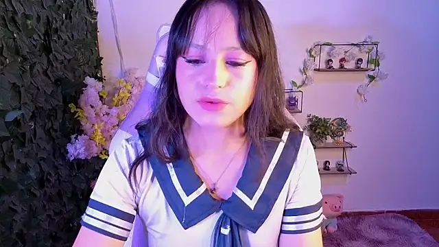 Eymmy 24 online show from May 4, 1:42 am