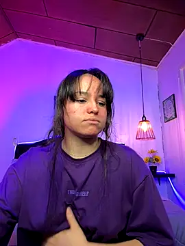 Snapshot of Eymmy_24 chatting on October 12, 11:39 pm Eymmy 24 online show from October 12, 11:39 pm