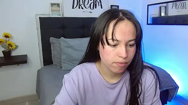 Snapshot of Eymmy_24 chatting on September 10, 11:59 pm Eymmy 24 online show from September 10, 11:59 pm