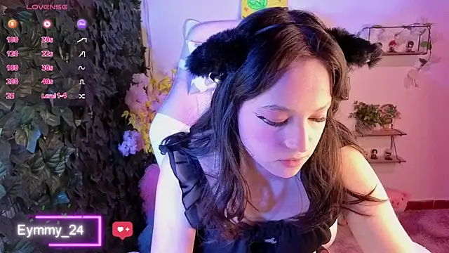 Snapshot of Eymmy_24 chatting on June 7, 1:44 am Eymmy 24 online show from June 7, 1:44 am