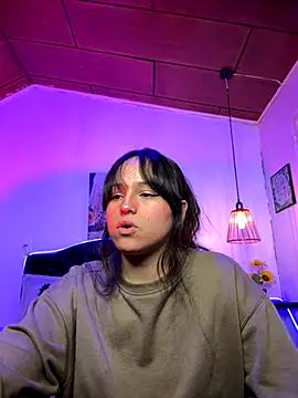 Snapshot of Eymmy_24 chatting on October 12, 3:30 am Eymmy 24 online show from October 12, 3:30 am