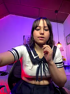 Snapshot of Eymmy_24 chatting on October 1, 9:58 am Eymmy 24 online show from October 1, 9:58 am