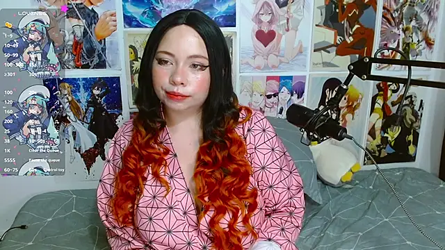 Snapshot of Lil-La chatting on October 8, 11:23 am Lil-La online show from October 8, 11:23 am