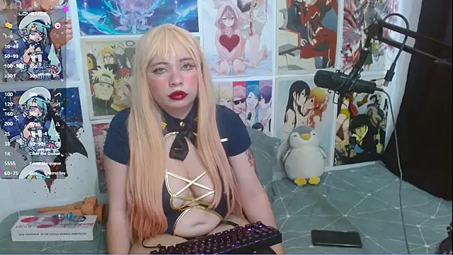 Snapshot of Lil-La chatting on November 13, 8:13 pm Lil-La online show from November 13, 8:13 pm