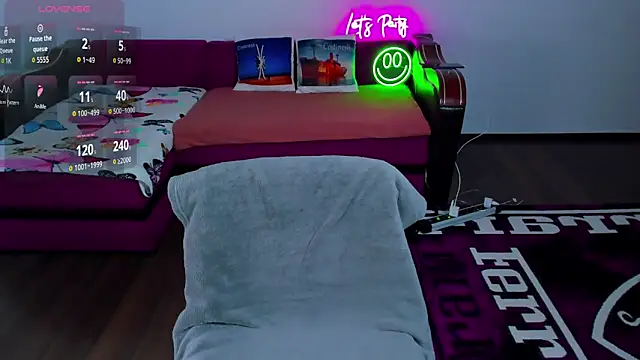 MiaKiittyy online show from December 1, 1:28 am