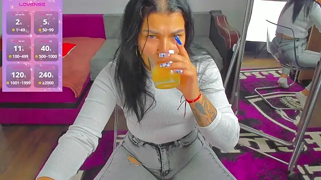 MiaKiittyy online show from October 23, 4:38 pm